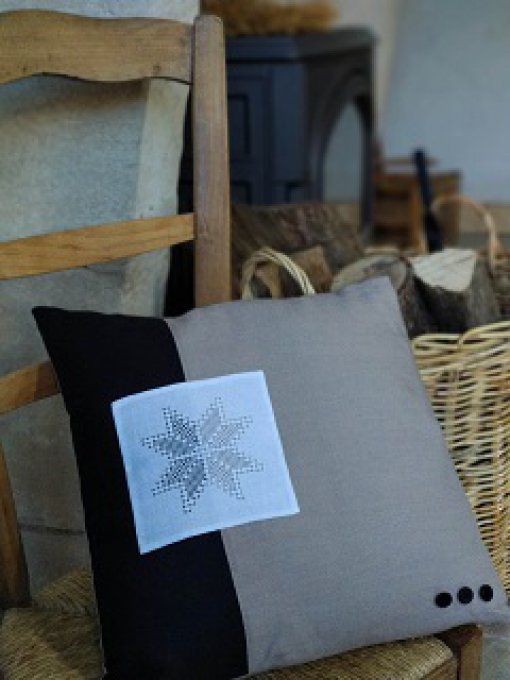 coussin bicolore motif étoile